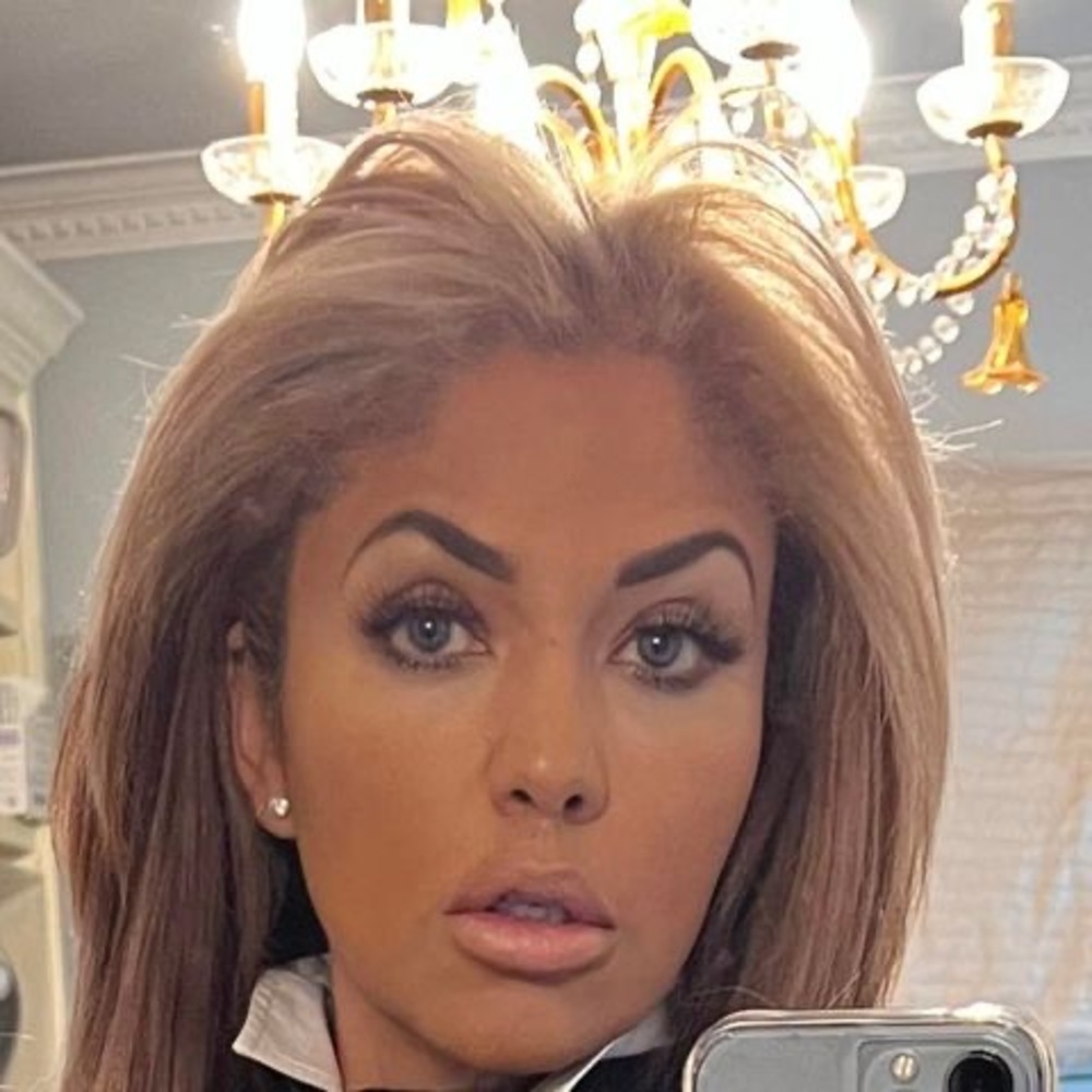 Meet your Posher, Claudia